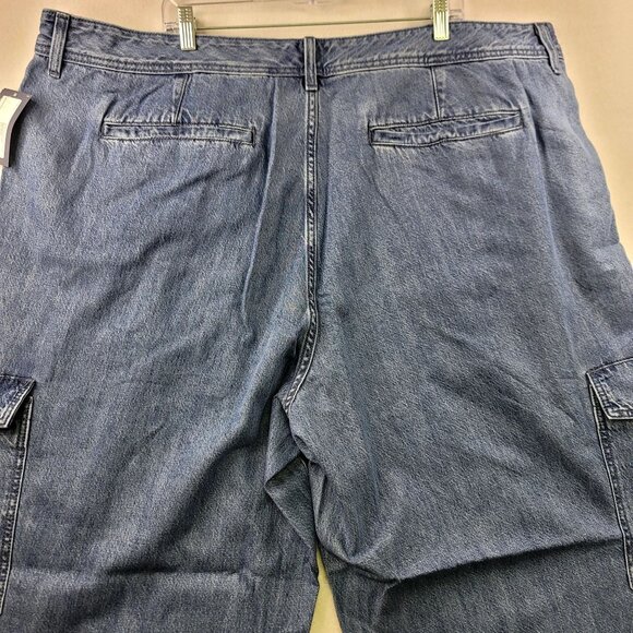 Universal Thread Womens Plus Size Denim Cargo Jeans Size 26 Medium Wash - Picture 2 of 10